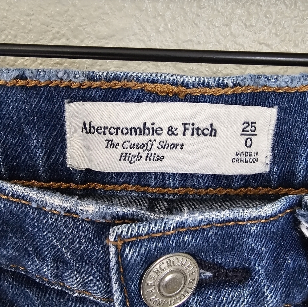 Abercrombie & Fitch The Cutoff High Rise Jean Shorts - Picture 2 of 8